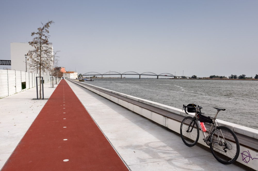 Cycling the long way across the Tagus river – Restrap